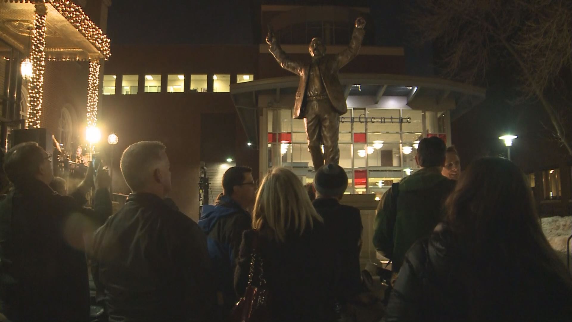St. Paul unveils new Herb Brooks statue
